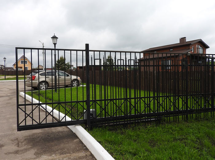 Ворота на винтовых сваях